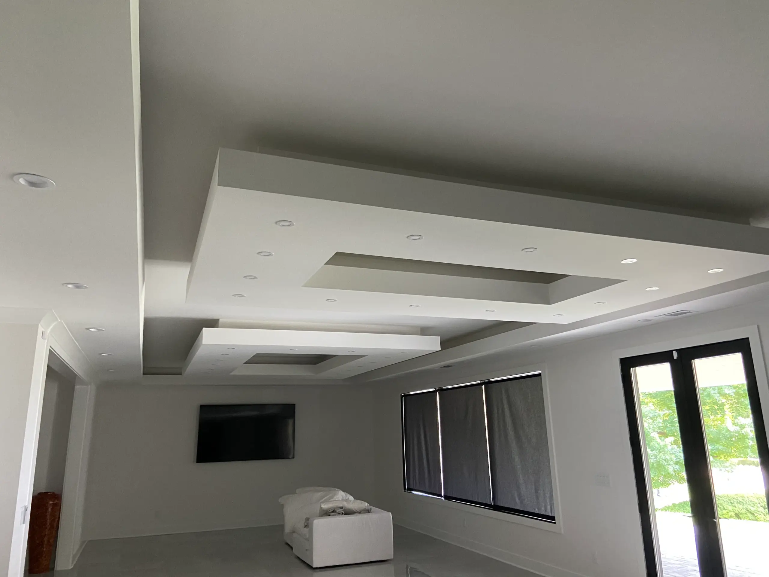 Custom Coffered Ceilings & Open-Concept Living Room Design