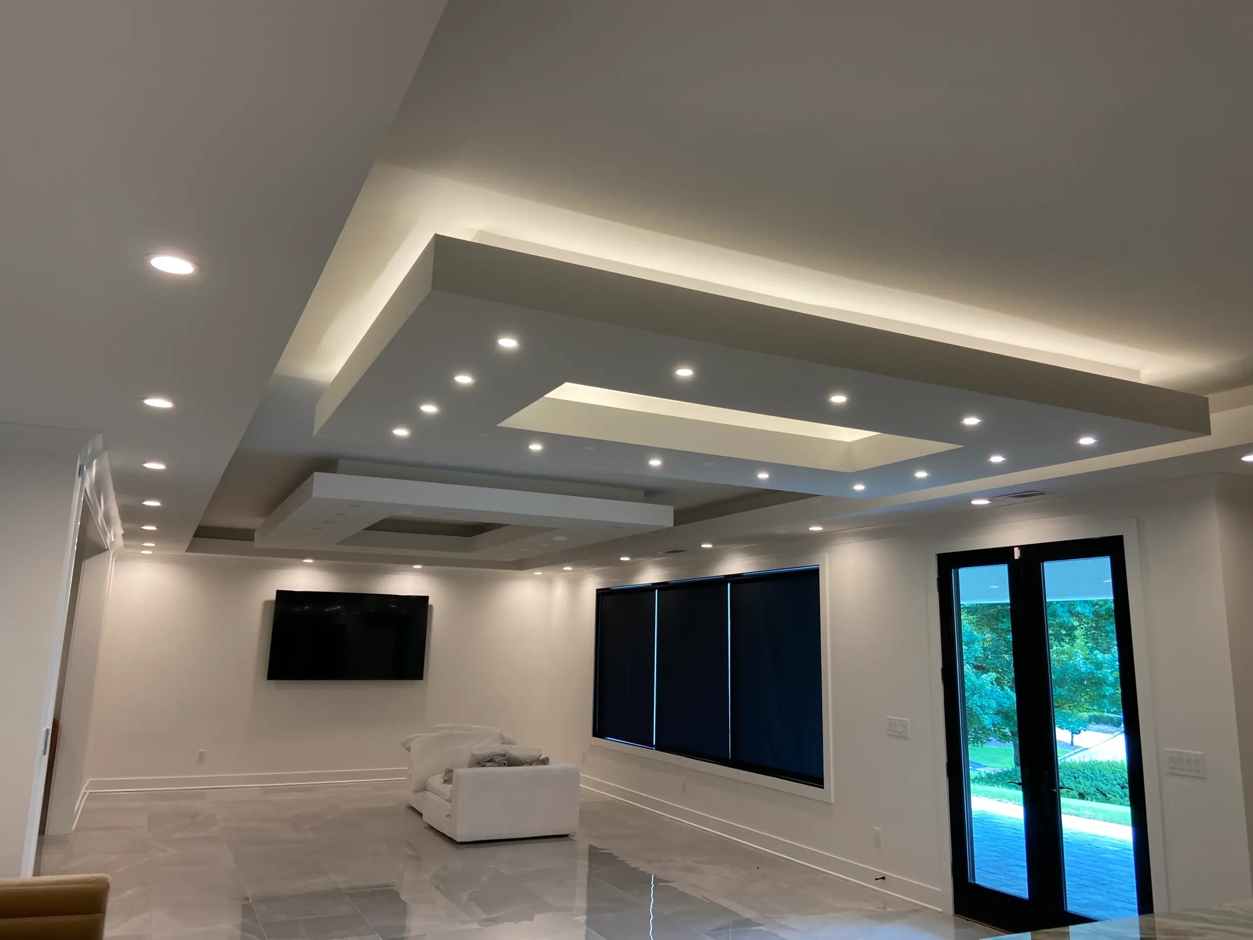 Custom Coffered Ceilings & Open-Concept Living Room Design